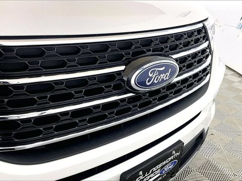 Used 2020 Ford Explorer XLT w/ Equipment Group 202A RWD image 24