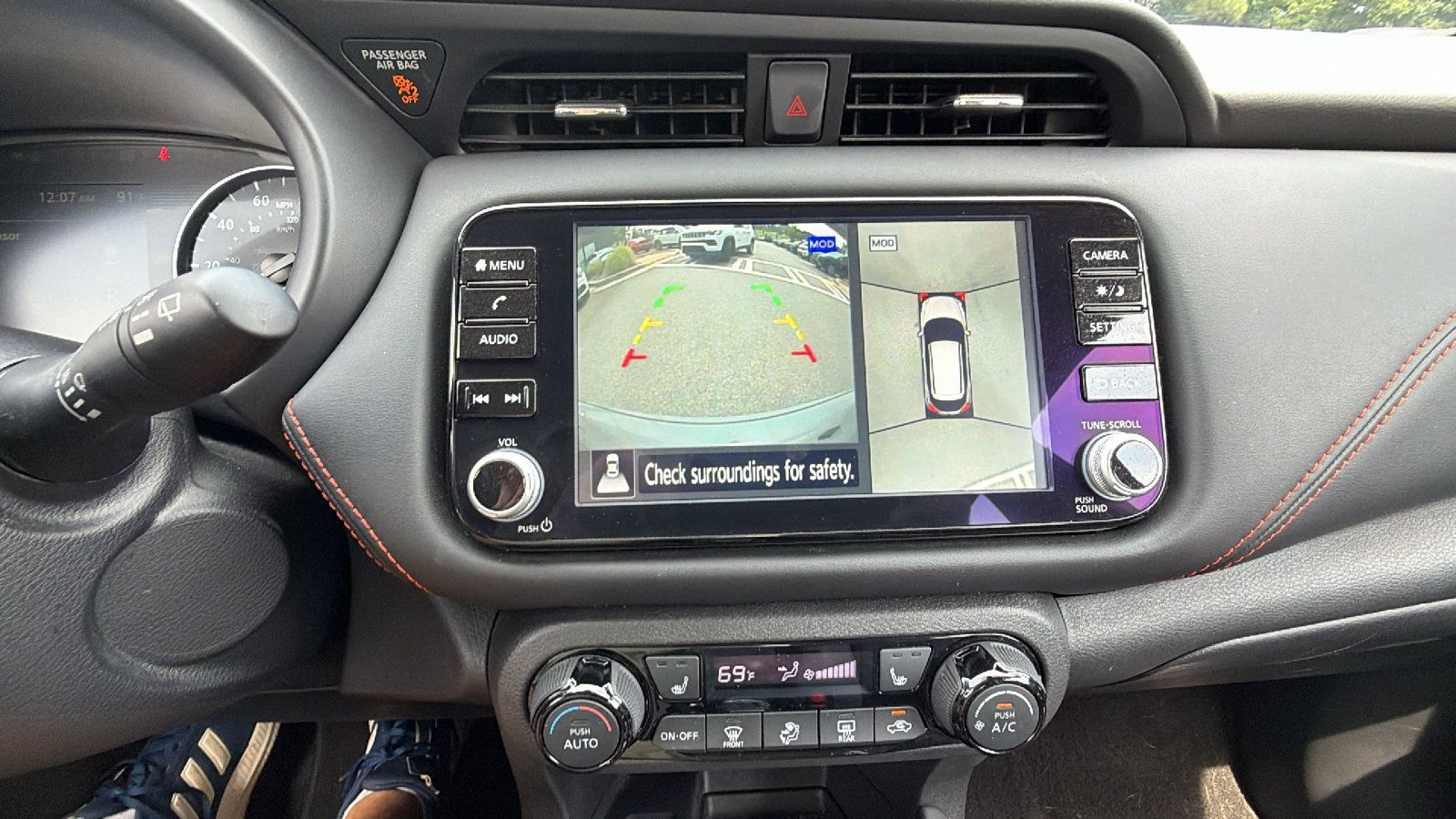 Used 2024 Nissan Kicks SR w/ SR Premium Package FWD image 32