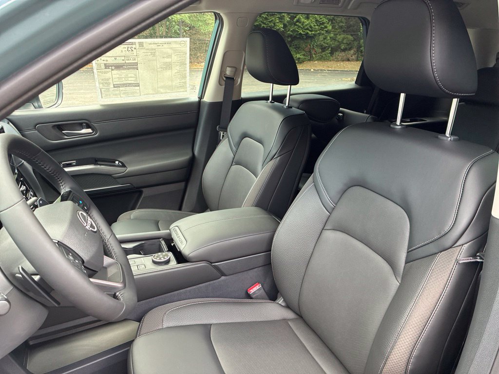 New 2026 Nissan Pathfinder SL AWD/4WD image 17