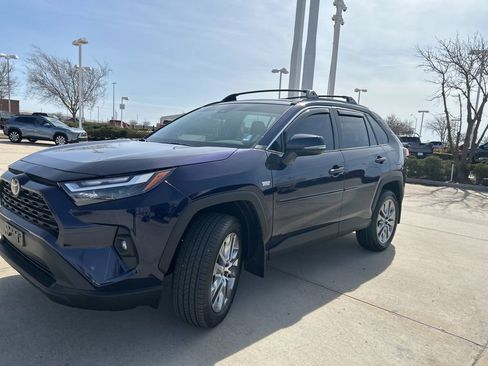 Certified 2025 Toyota RAV4 XLE Premium image 2