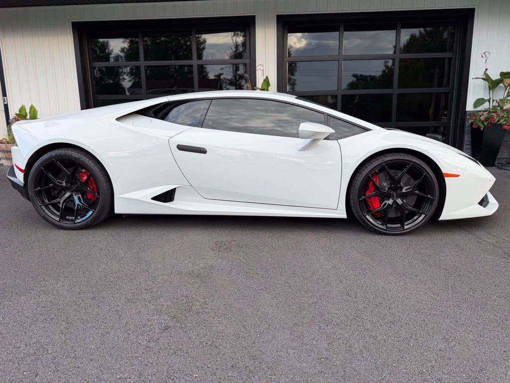 Used 2016 Lamborghini Huracan LP 610-4 AWD/4WD image 3
