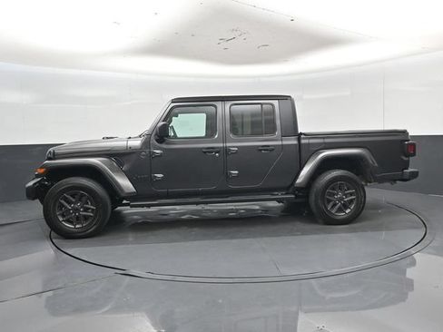 Used 2024 Jeep Gladiator Sport AWD/4WD image 34