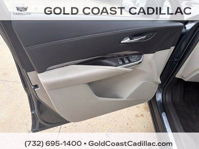 Used 2020 Cadillac XT4 Luxury w/ Cold Weather Package FWD image 14