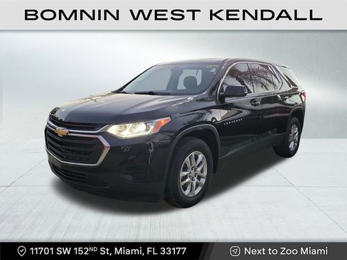 Used 2020 Chevrolet Traverse LS image 2