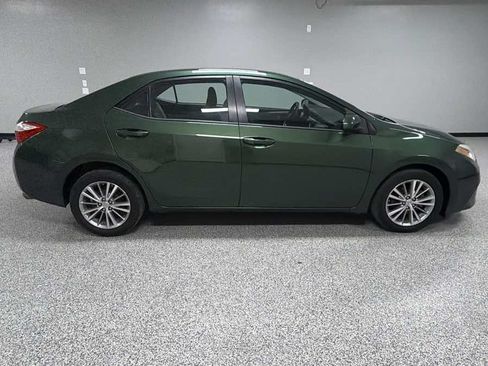 Used 2014 Toyota Corolla LE FWD image 2