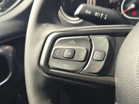 Used 2025 Jeep Gladiator Rubicon w/ Safety Group AWD/4WD image 42