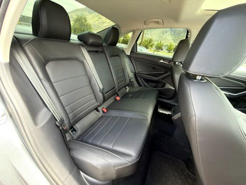 Used 2021 Volkswagen Jetta SEL FWD image 12
