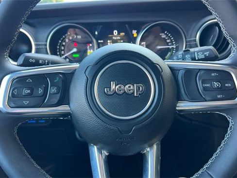 Used 2023 Jeep Wrangler Unlimited Sahara image 27