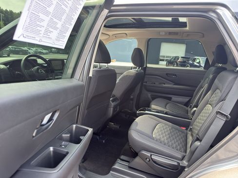 Certified 2023 Nissan Pathfinder SV w/ SV Premium Package AWD/4WD image 30