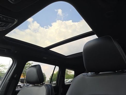 Used 2025 Jeep Grand Cherokee L Limited image 5