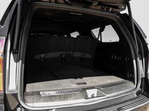 Used 2024 Chevrolet Suburban Premier image 51