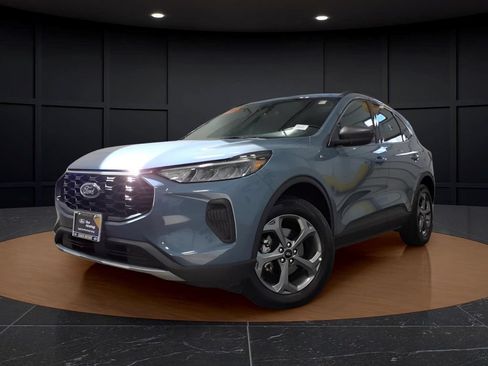 Certified 2026 Ford Escape ST-Line AWD/4WD image 3