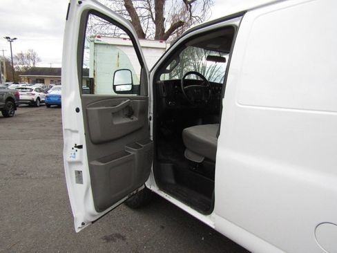 Used 2020 Chevrolet Express 2500 w/ Driver Convenience Package image 20