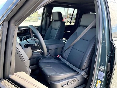 New 2026 Chevrolet Suburban RST image 9