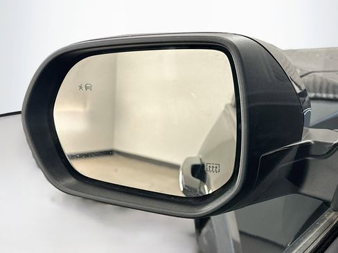 Used 2025 GMC Terrain Elevation image 16