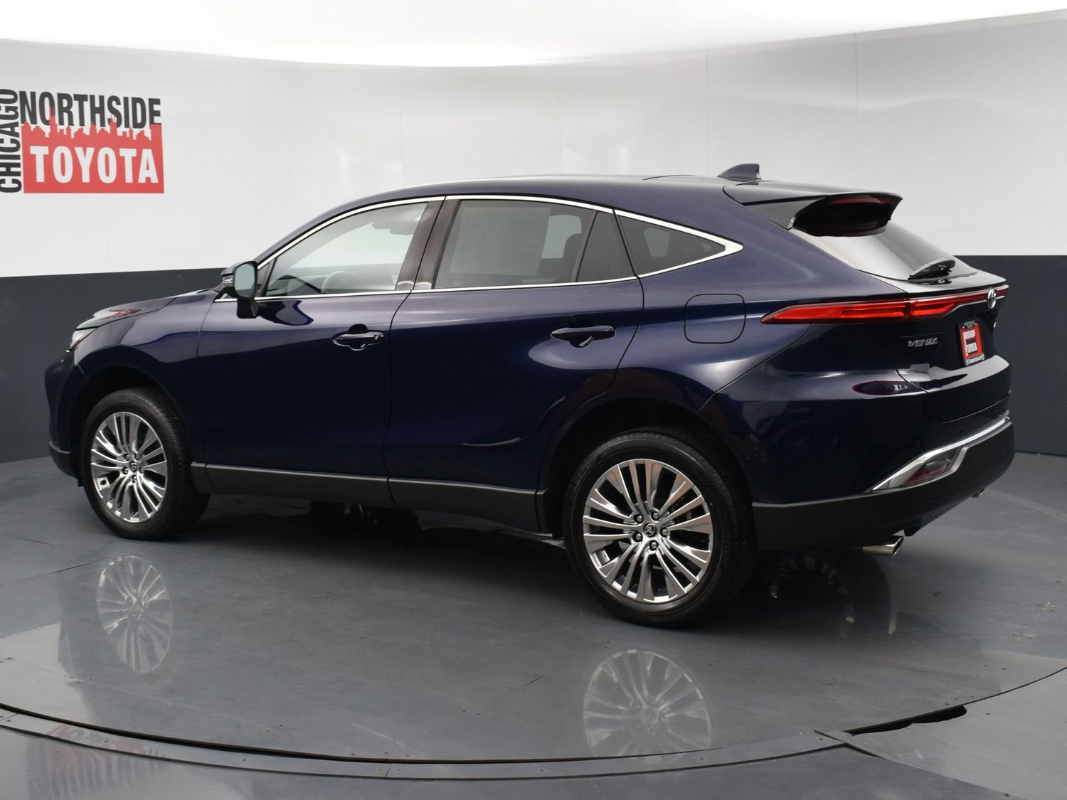 Used 2023 Toyota Venza Limited AWD/4WD image 2