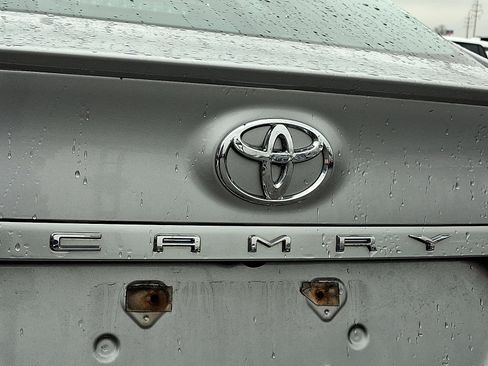 Used 2019 Toyota Camry SE image 29