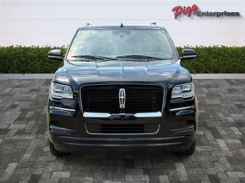 Used 2022 Lincoln Navigator Reserve AWD/4WD image 5