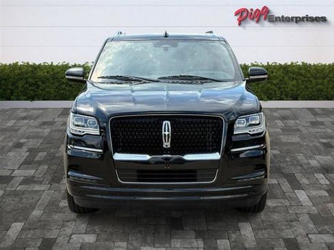 Used 2022 Lincoln Navigator Reserve AWD/4WD image 5