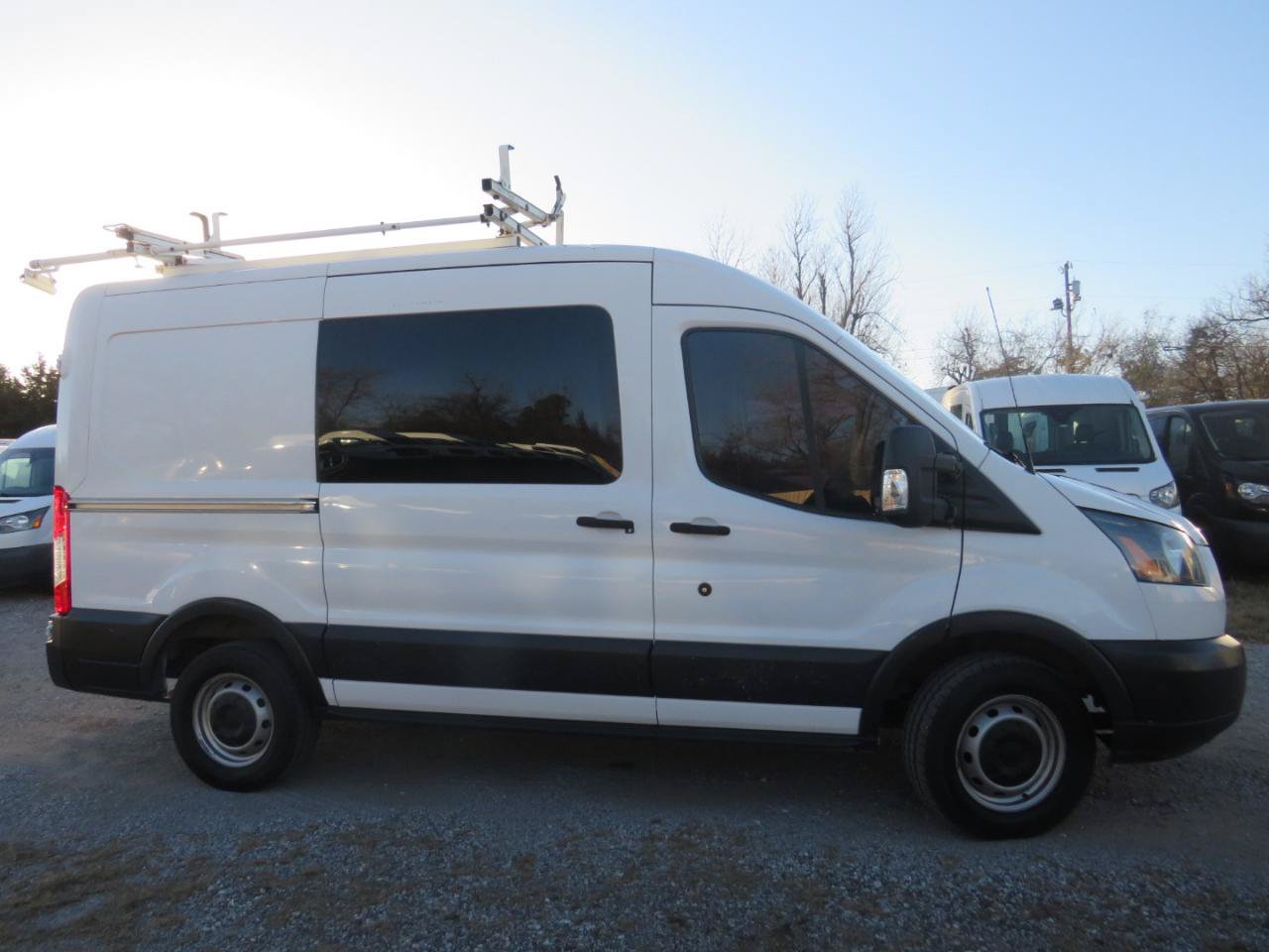 Used 2017 Ford Transit 250 130 Medium Roof RWD image 4