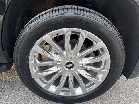 Used 2023 Cadillac Escalade Premium Luxury w/ Performance Package image 8