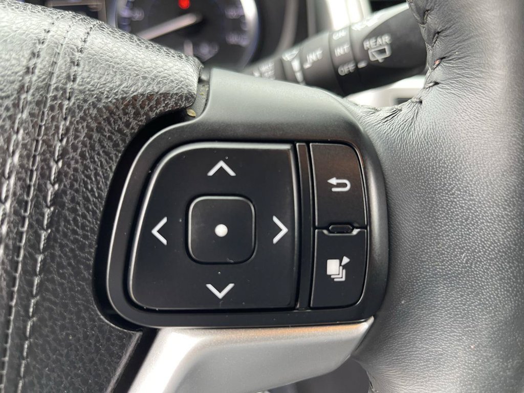 Used 2016 Toyota Highlander Limited FWD image 34