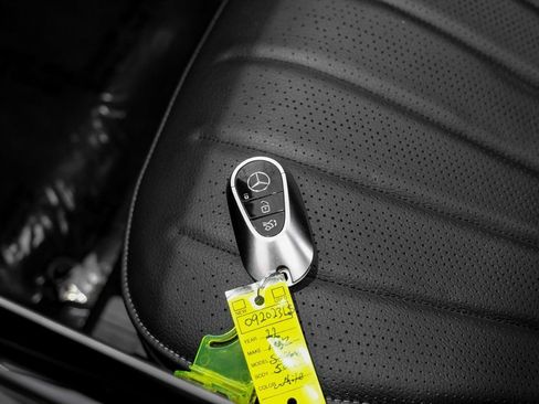 Used 2022 Mercedes-Benz S 500 4MATIC w/ AMG Line Package image 52