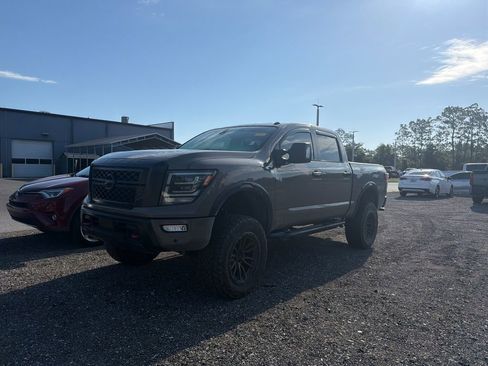 Used 2020 Nissan Titan PRO-4X w/ Pro-4x Convenience Package AWD/4WD image 1