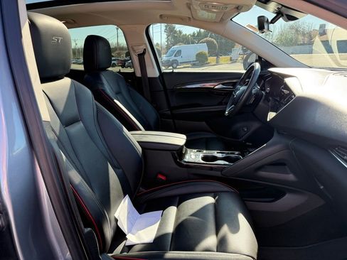 Used 2022 Buick Envision Essence w/ Technology Package II image 32