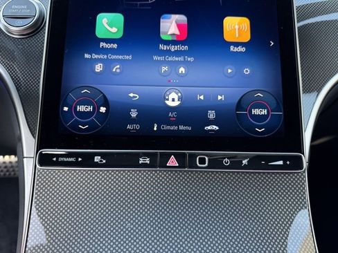 Used 2025 Mercedes-Benz GLC 300 4MATIC image 17