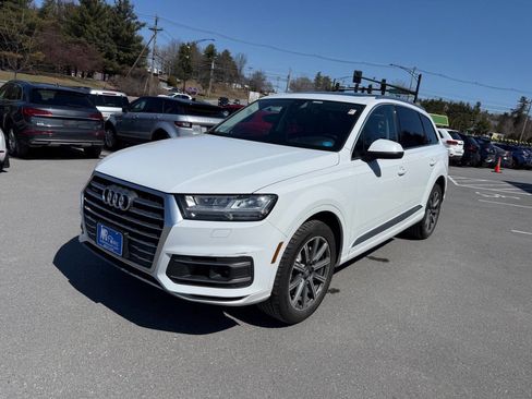 Used 2018 Audi Q7 3.0T Prestige image 2