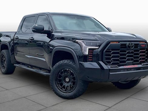 Used 2025 Toyota Tundra Limited AWD/4WD image 3