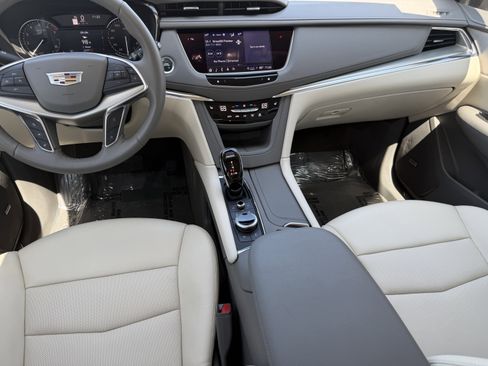 Certified 2023 Cadillac XT5 Premium Luxury FWD image 15