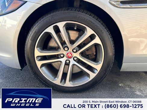 Used 2017 Jaguar XE Premium image 21