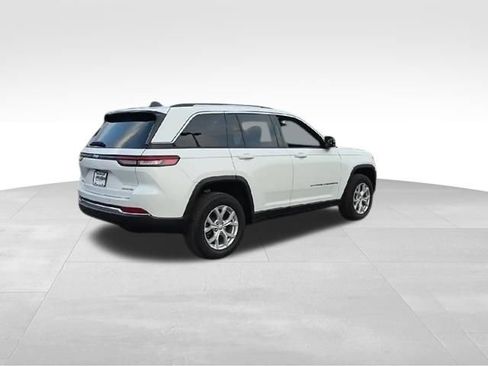 Used 2023 Jeep Grand Cherokee Limited image 15