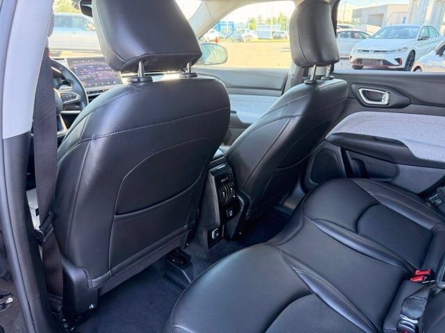 Used 2022 Jeep Compass Latitude AWD/4WD image 14