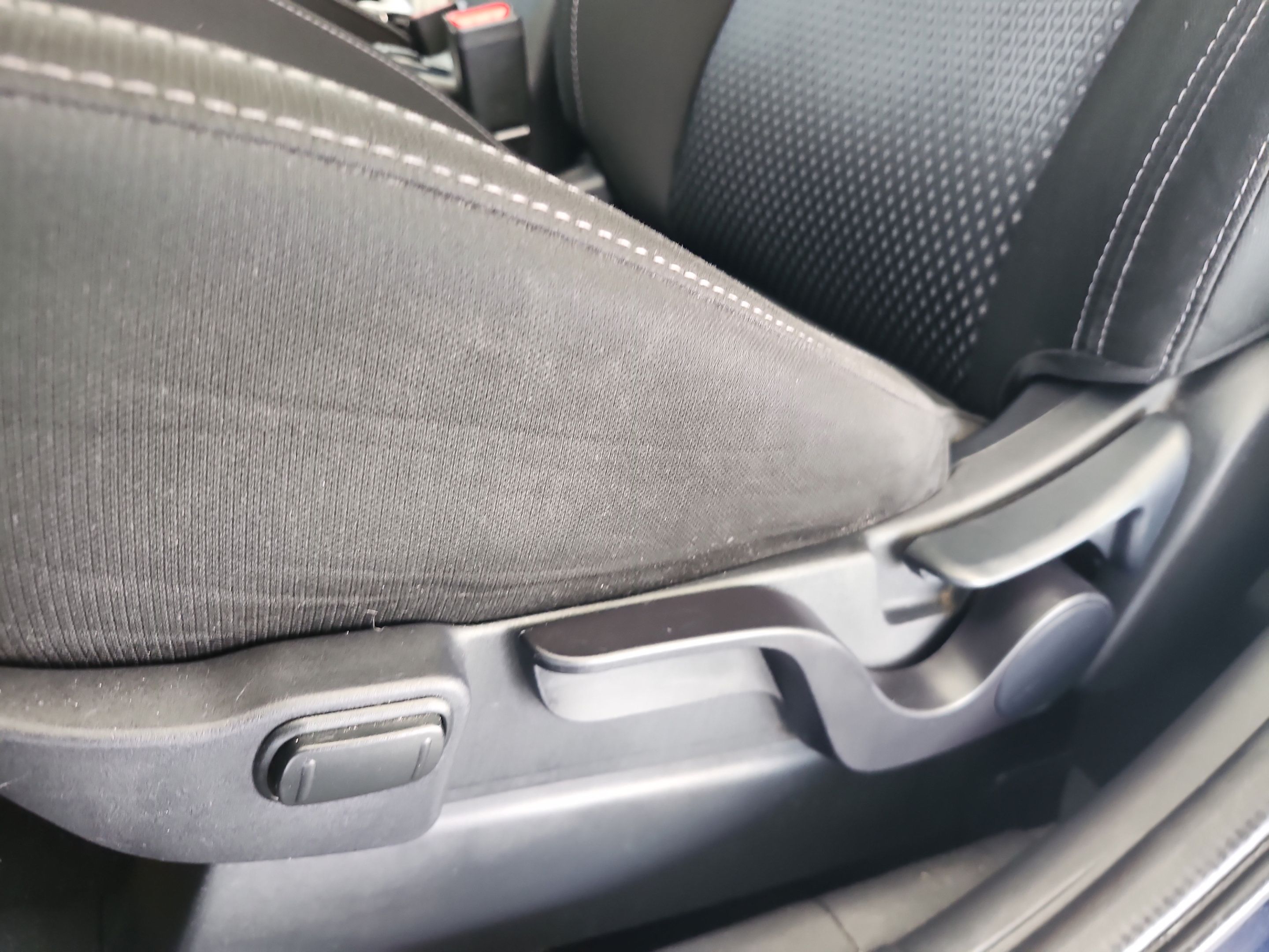 Used 2020 Mitsubishi Outlander ES FWD image 15