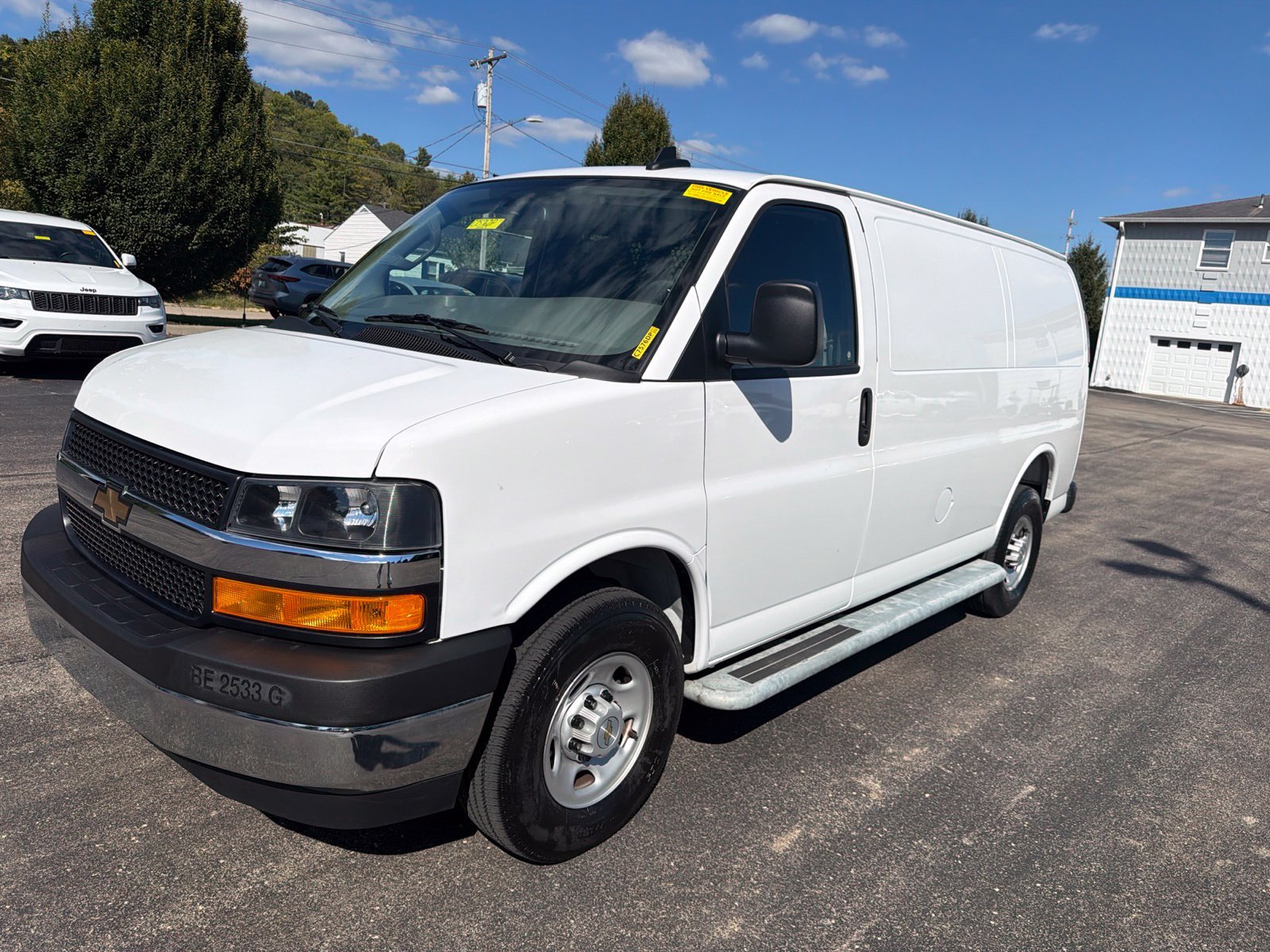 Used 2025 Chevrolet Express 2500 w/ Driver Convenience Package RWD image 9