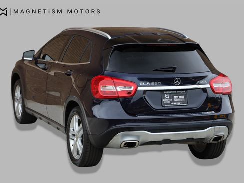 Used 2018 Mercedes-Benz GLA 250 4MATIC w/ Premium Package image 8