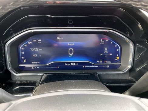 Used 2025 Chevrolet Silverado 2500 LT w/ Convenience Package image 10