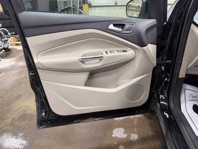 Used 2017 Ford Escape Titanium w/ Equipment Group 301A AWD/4WD image 14