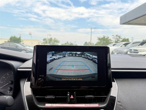Used 2025 Toyota Corolla LE FWD image 37