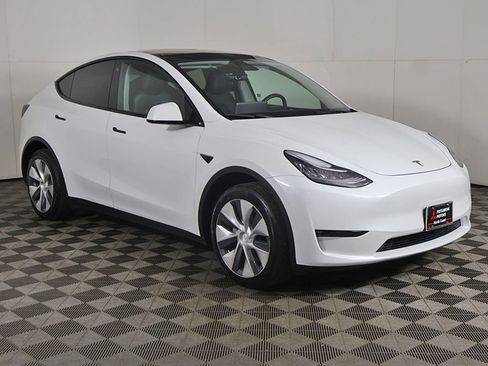 Used 2023 Tesla Model Y Long Range AWD/4WD image 53