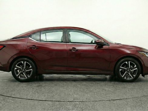 Used 2025 Nissan Sentra SV image 9