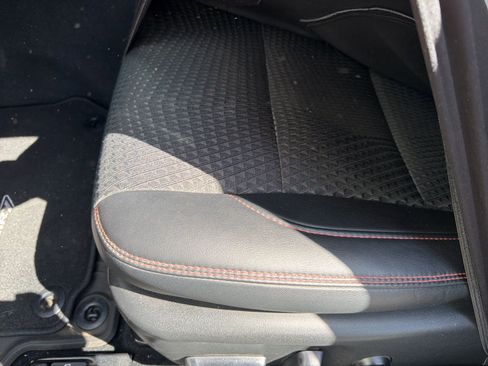 Used 2015 Toyota Camry SE w/ Moonroof Package image 6