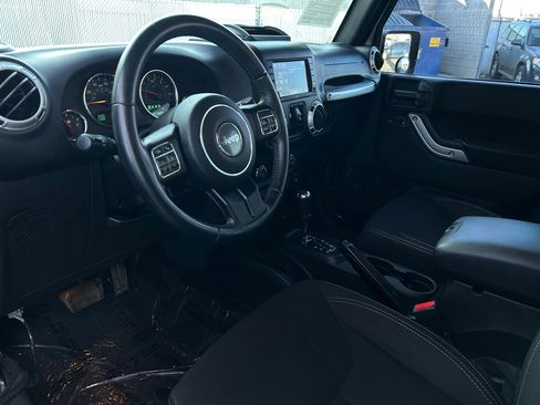 Used 2018 Jeep Wrangler Unlimited Sahara w/ Connectivity Group image 11