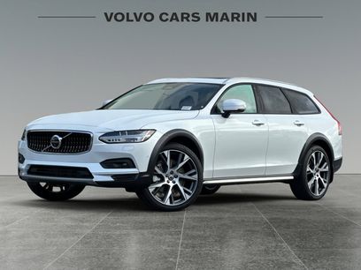 New 2026 Volvo V90 B6 Cross Country Ultra w/ Climate Package