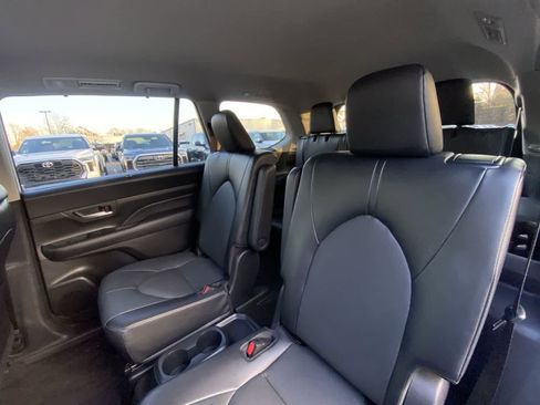 Used 2024 Toyota Grand Highlander XLE image 27