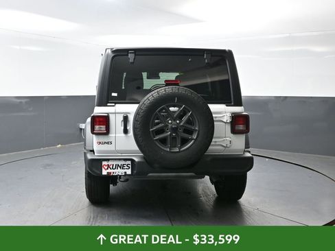 Used 2025 Jeep Wrangler Unlimited Sport AWD/4WD image 13