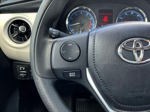 Used 2019 Toyota Corolla LE FWD image 23